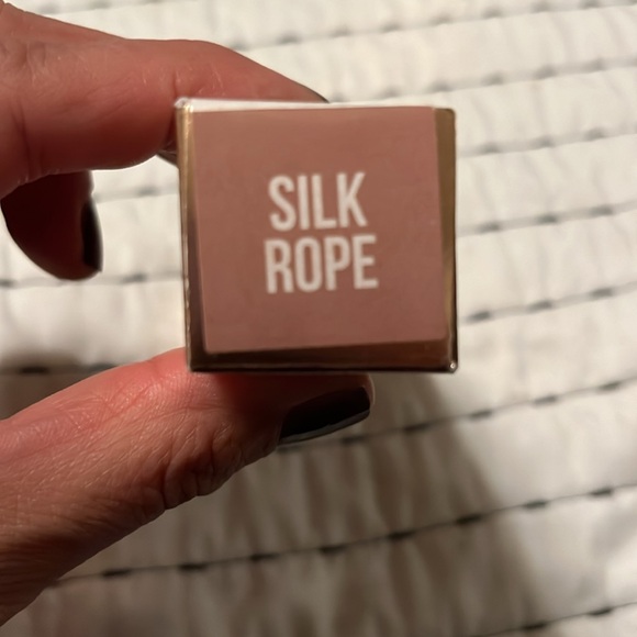 Jeffree Star silk rope lipgloss sheer almond with glossy finish stocking stuffer - Picture 6 of 6